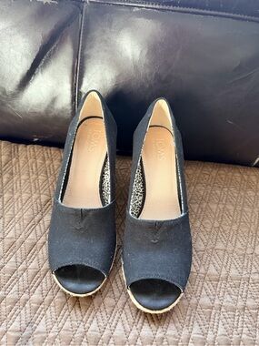 TOMS Black Open-Toe Espadrille Wedge Heels